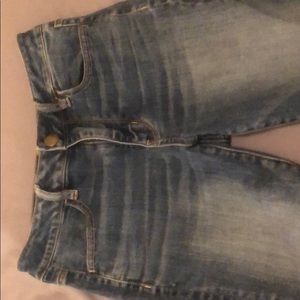 Medium Wash High Rise Jegging